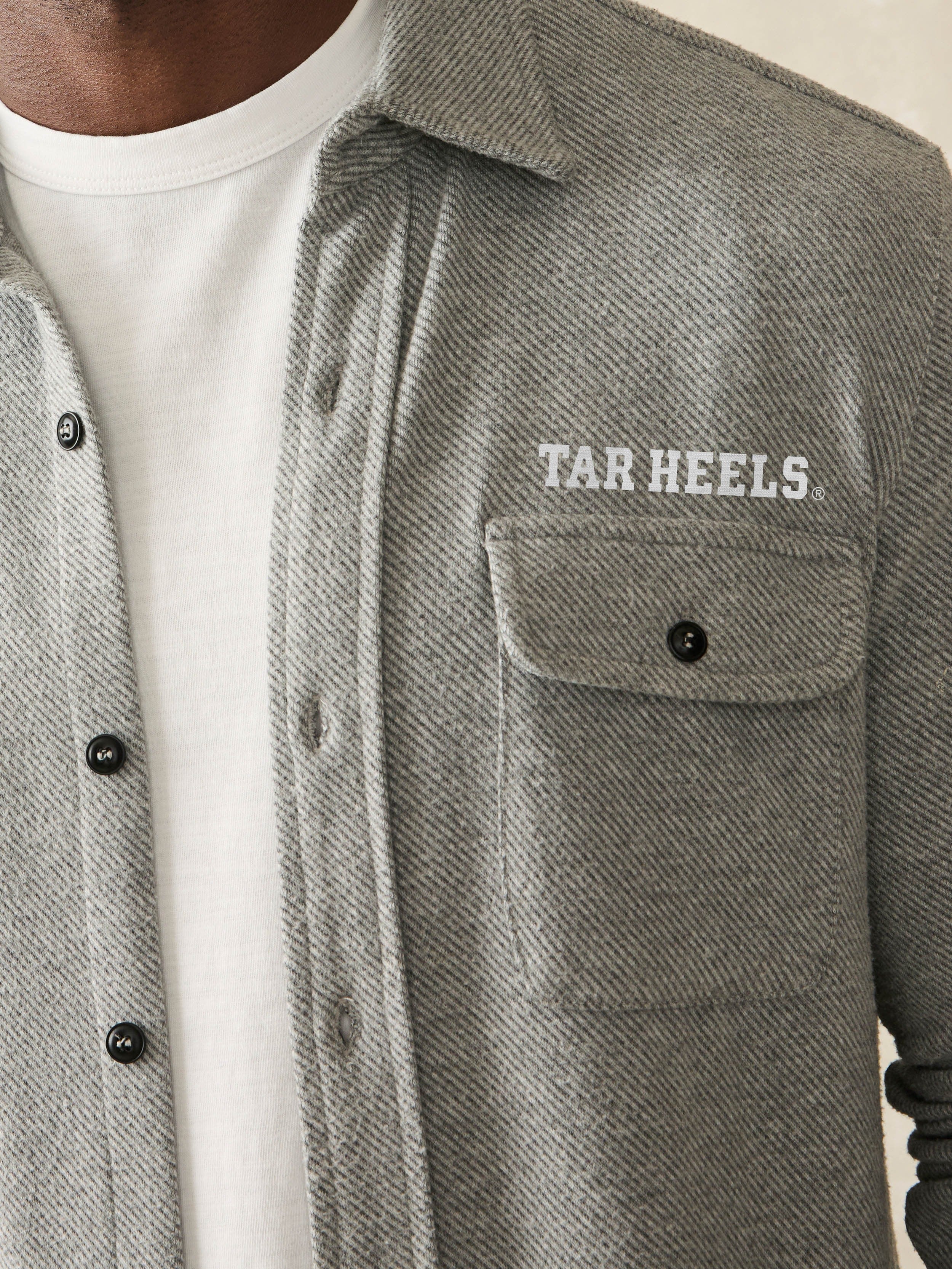 University of North Carolina LegendTM Sweater Shirt - Fossil Grey Twill