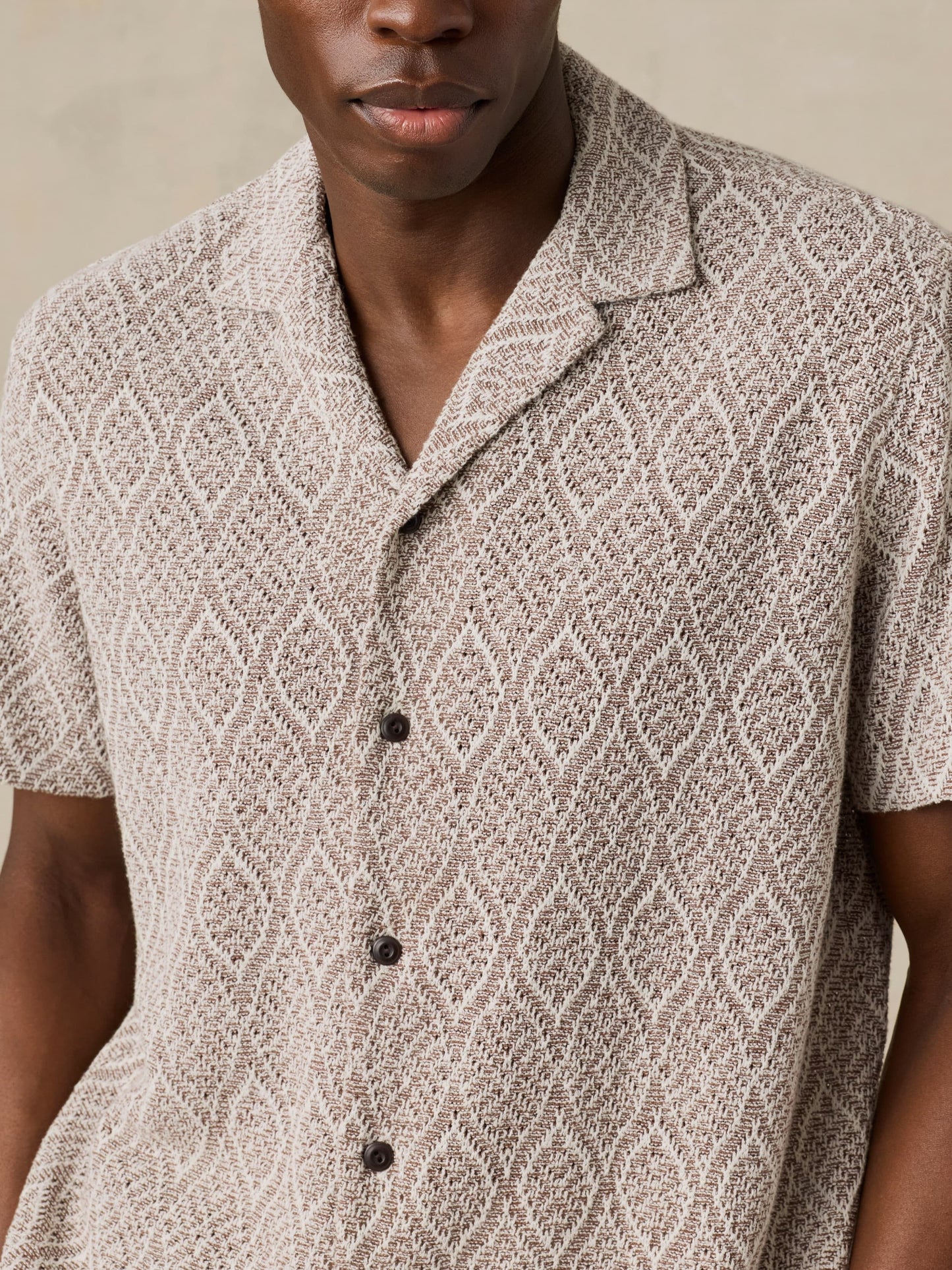 Short-Sleeve Oasis Camp Shirt - Brown Island Medallion