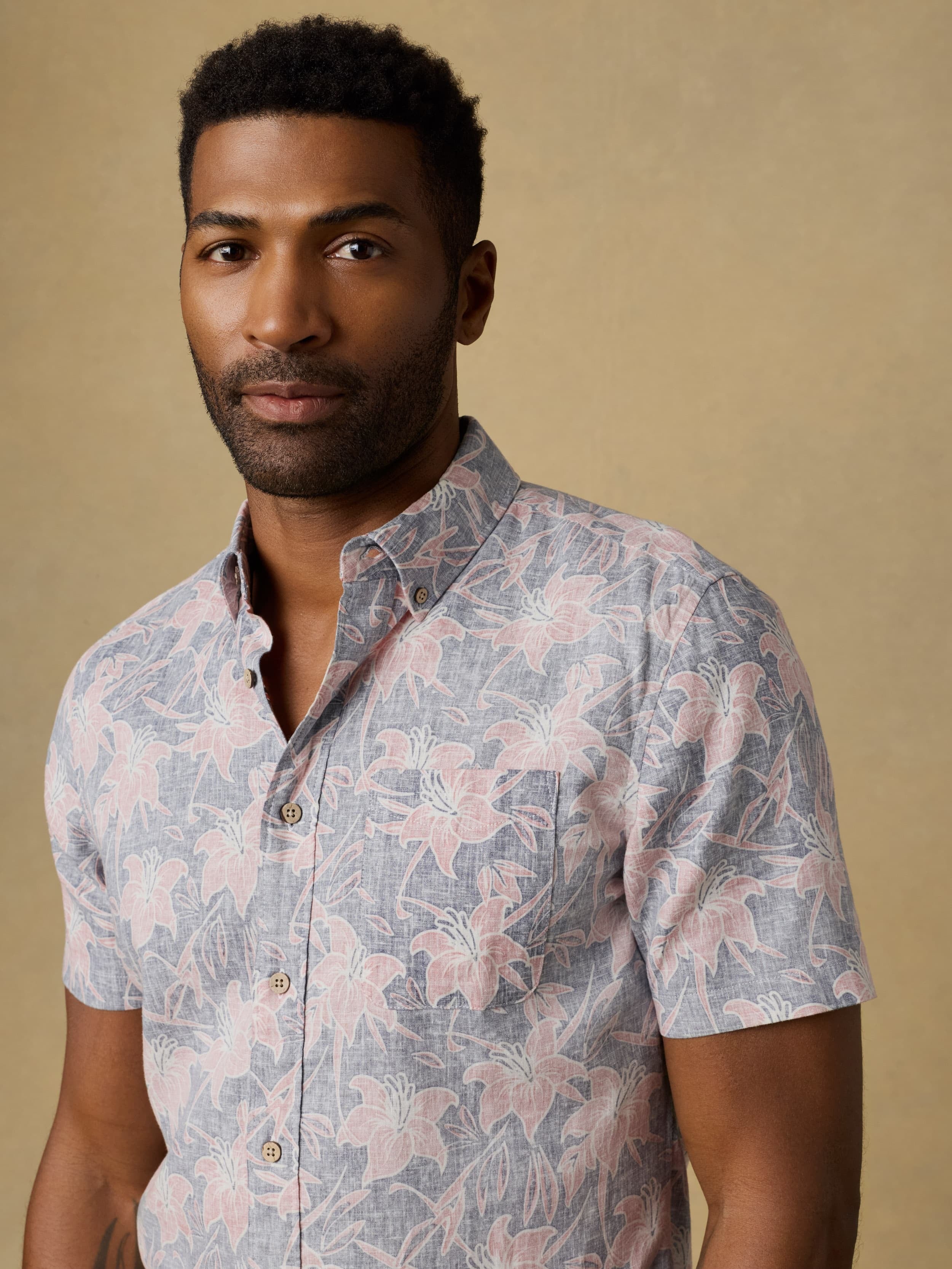Short-Sleeve Breeze Shirt - Navy Red Lotus