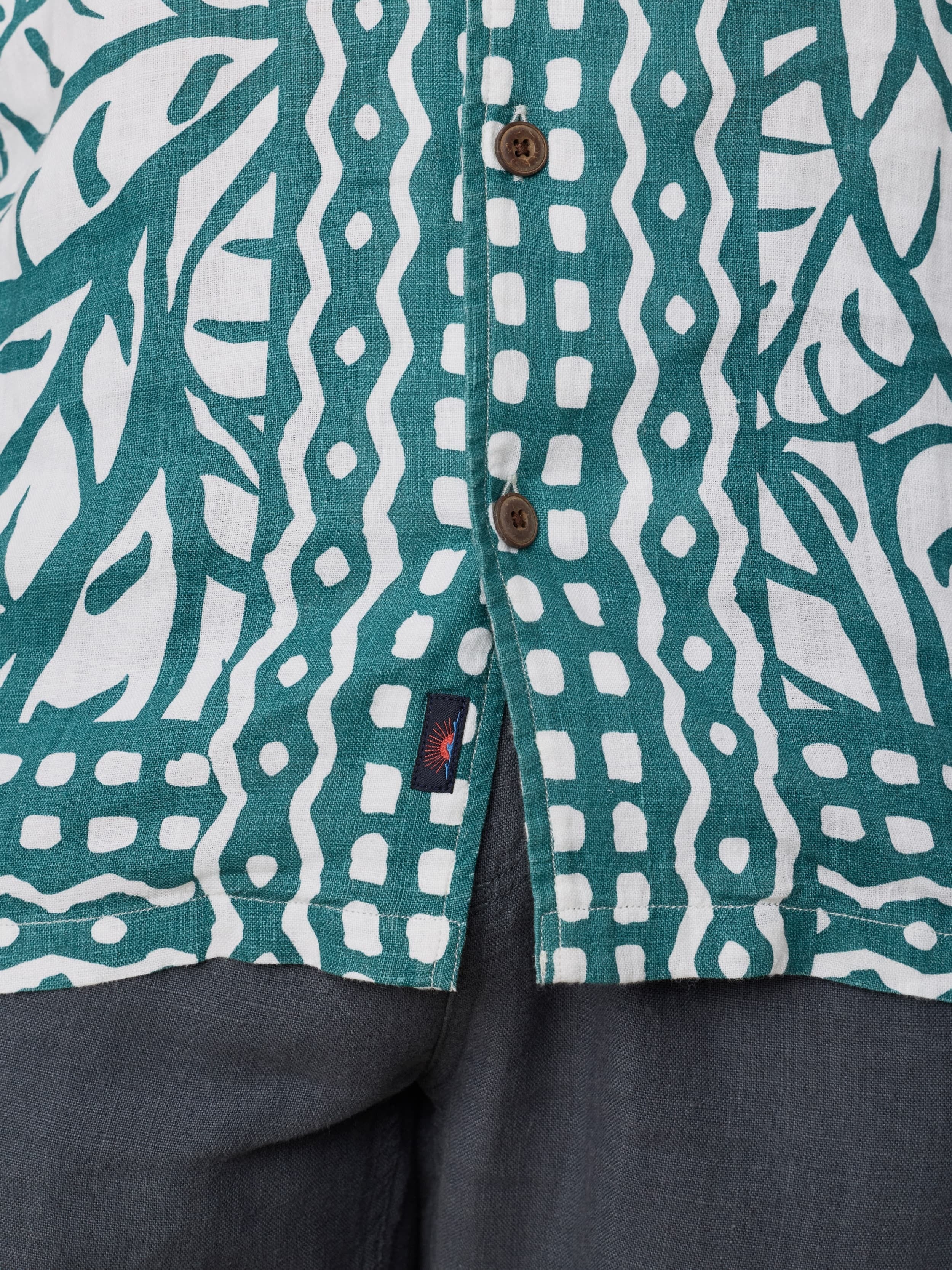 Short-Sleeve Linen Camp Shirt - Biscayne Leaves