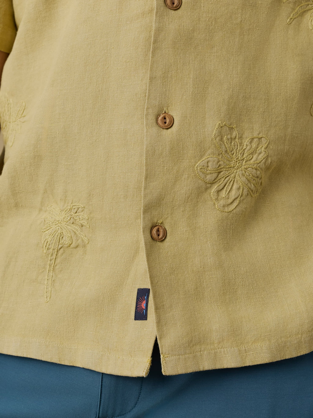 Short-Sleeve Embroidered Shirt - Island Wheat
