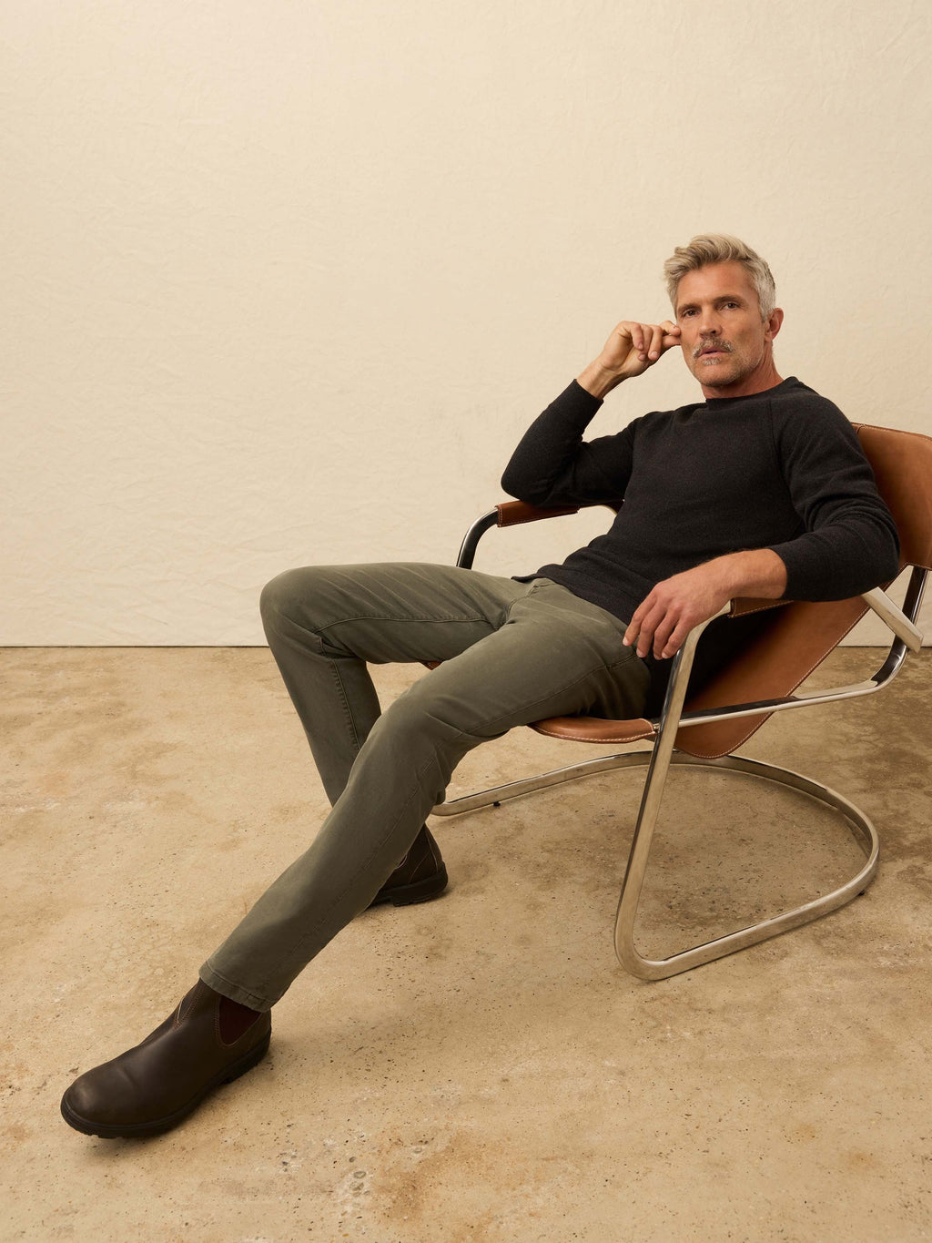 LegendTM Sweater Crew - Heathered Black Twill