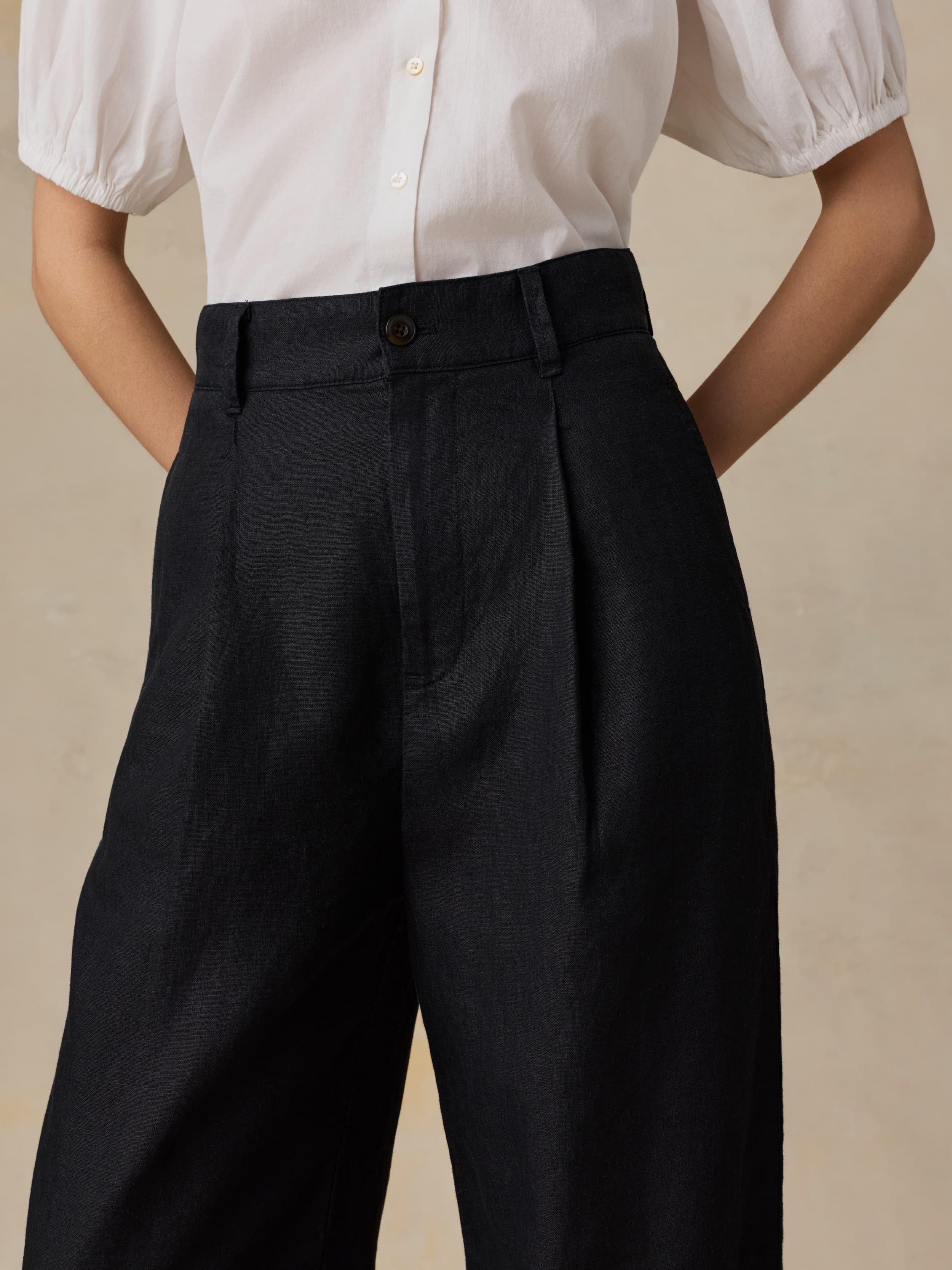 Sun Strider Linen Pleated Pant - Black