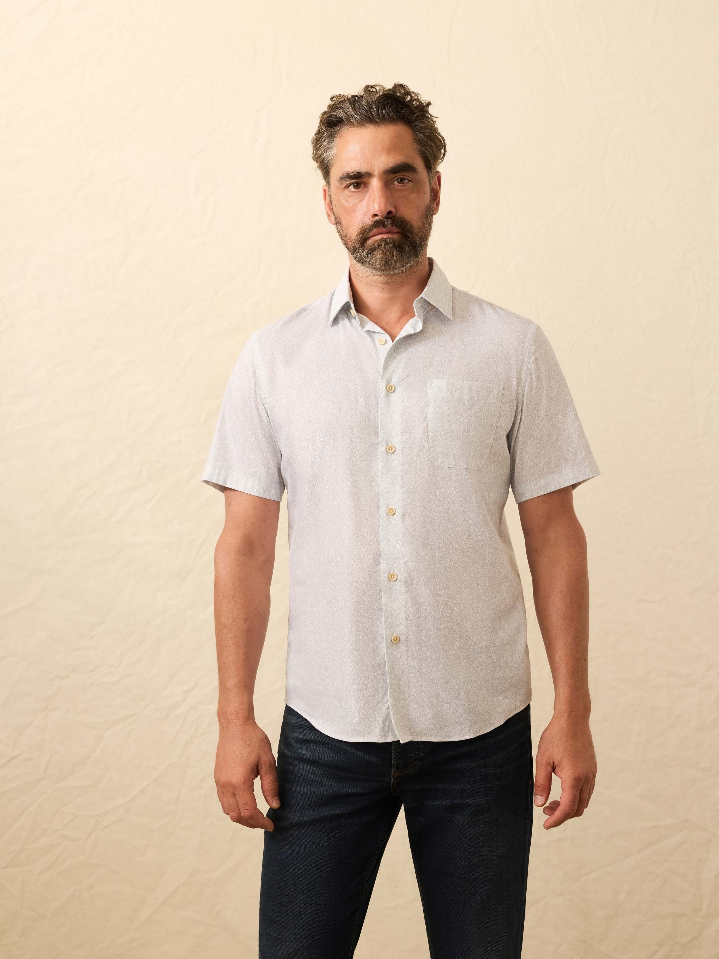 Short-Sleeve MovementTM Monterey Shirt - Ivory Sky Rainforest